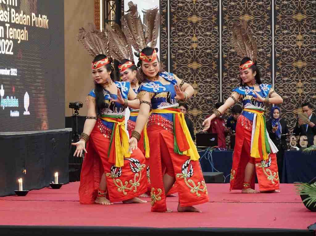 TARIAN PANATAU TATU HIANG