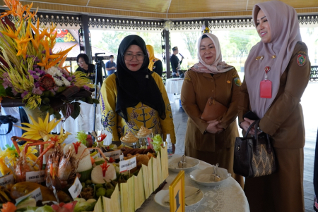 TINJAU LOMBA MAKANAN TRADISIONAL 