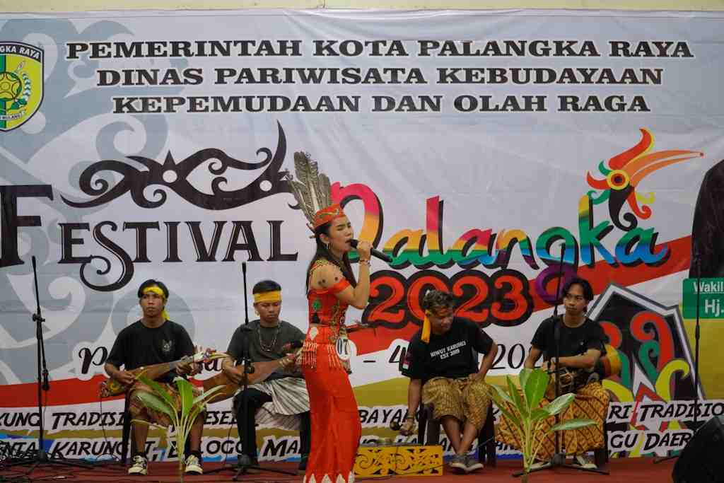 LOMBA KARUNGUT