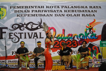LOMBA KARUNGUT