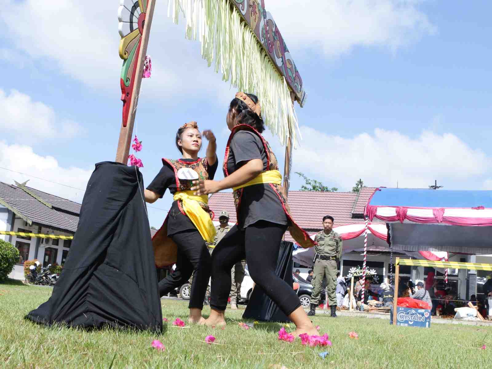 LOMBA LAWANG SAKEPENG