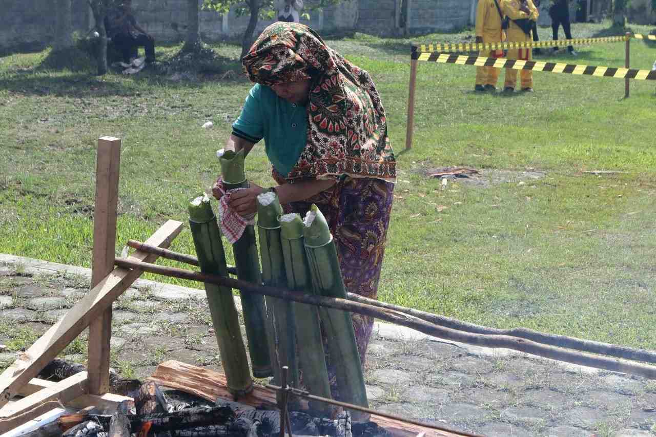 MEMBAKAR LAMANG