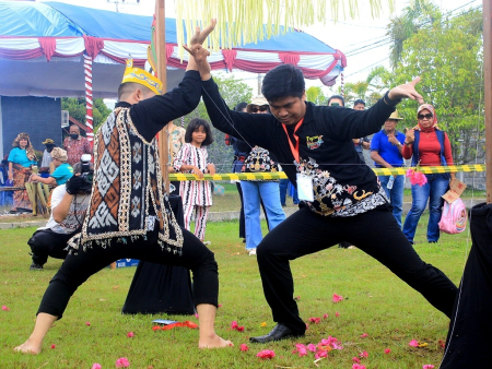 ATRAKSI SILAT LAWANG SAKEPENG