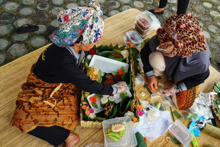 LOMBA MALAMANG