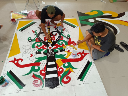 ORNAMEN MOTIF TIANG PANTAR