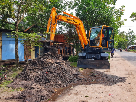 BERSIHKAN DRAINASE