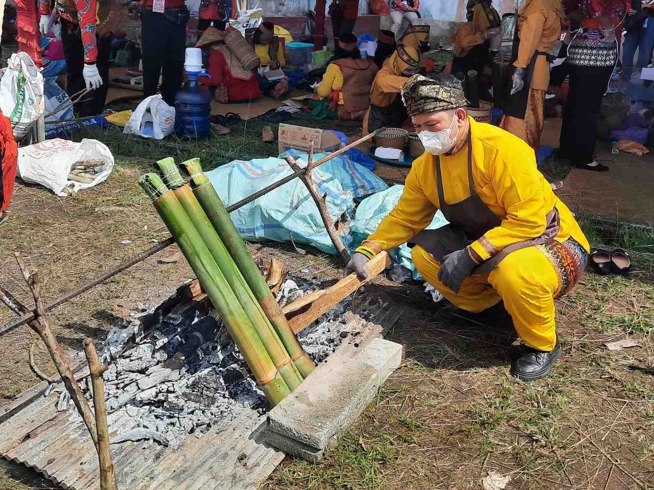 MEMBAKAR LAMANG