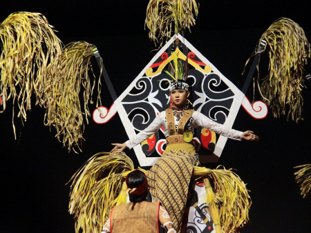 TARIAN PATURUN SANGIANG