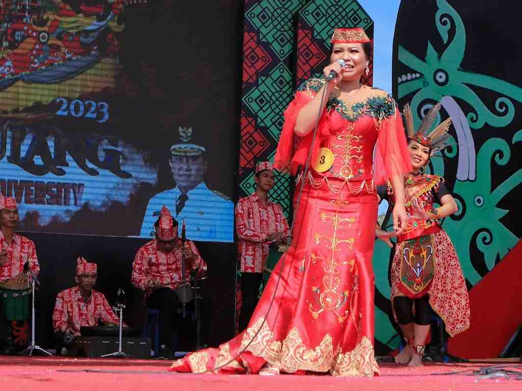 LOMBA KARUNGUT