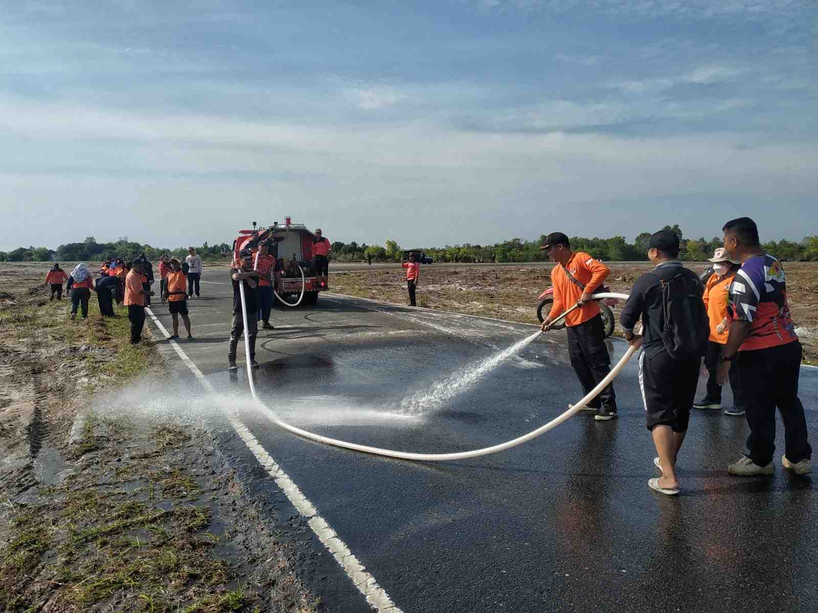 KERJA BAKTI SAMBUT ONEPRIX
