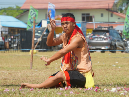 ATRAKSI SILAT LAWANG SAKEPENG