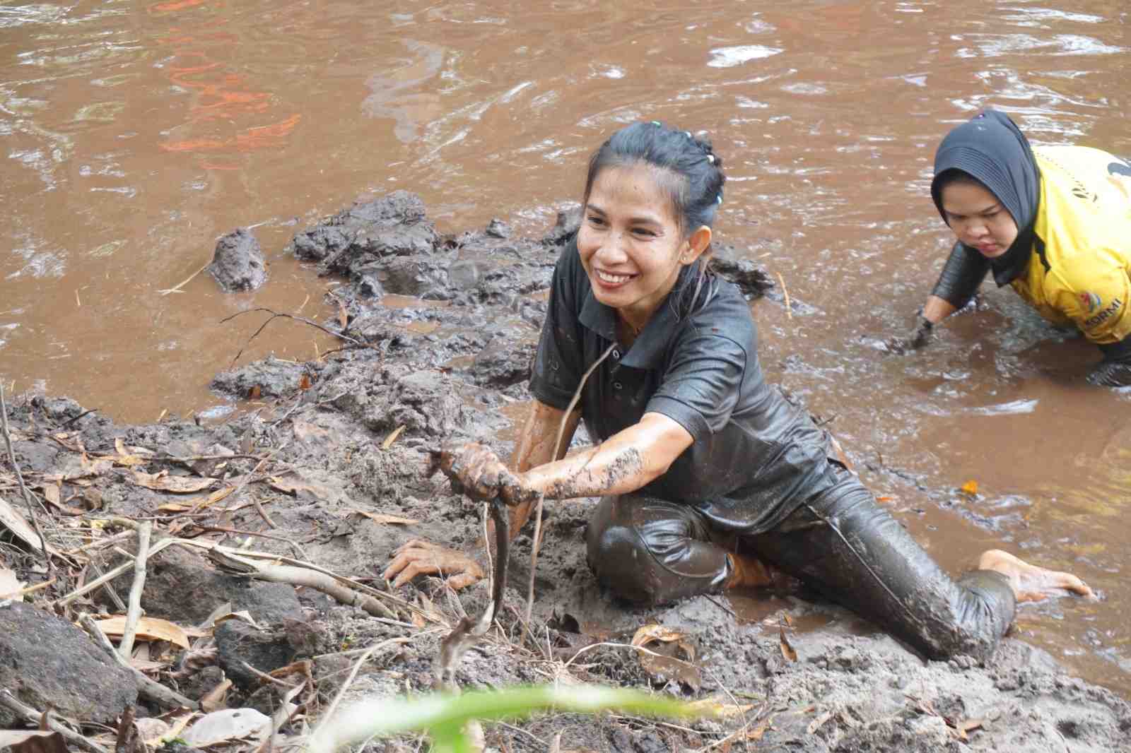 LOMBA MANGARUHI