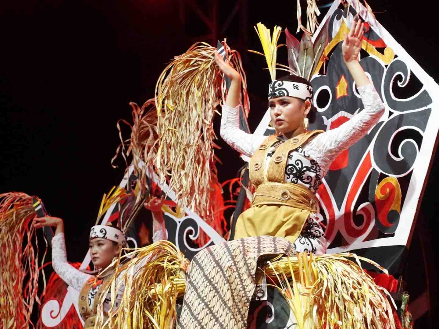 TARI PATURUN SANGIANG