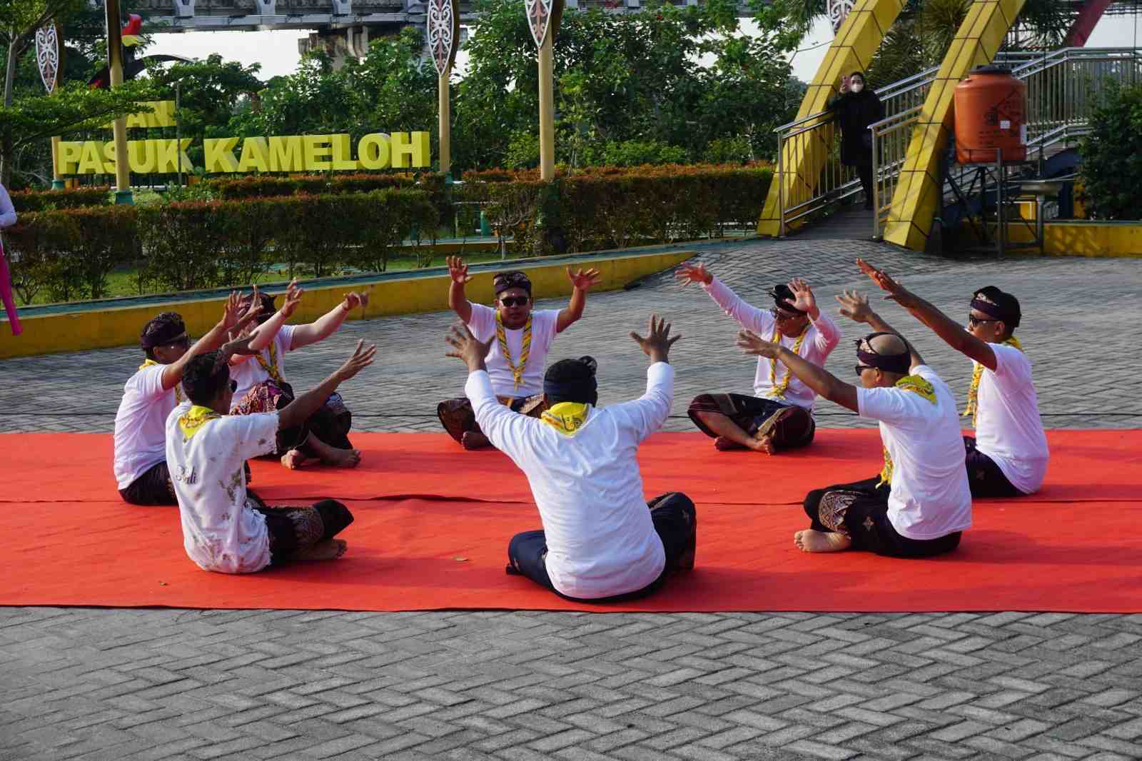 TARI KECAK