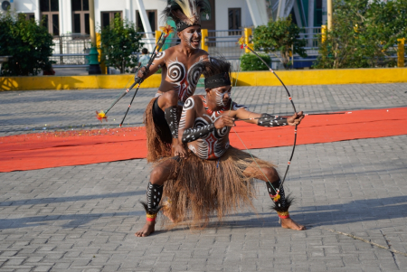 TARI BERBURU 