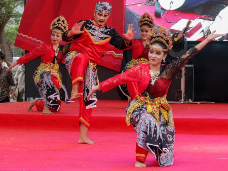 TARIAN KREASI MODERN