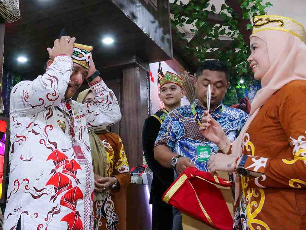 MENCOBA LAWUNG