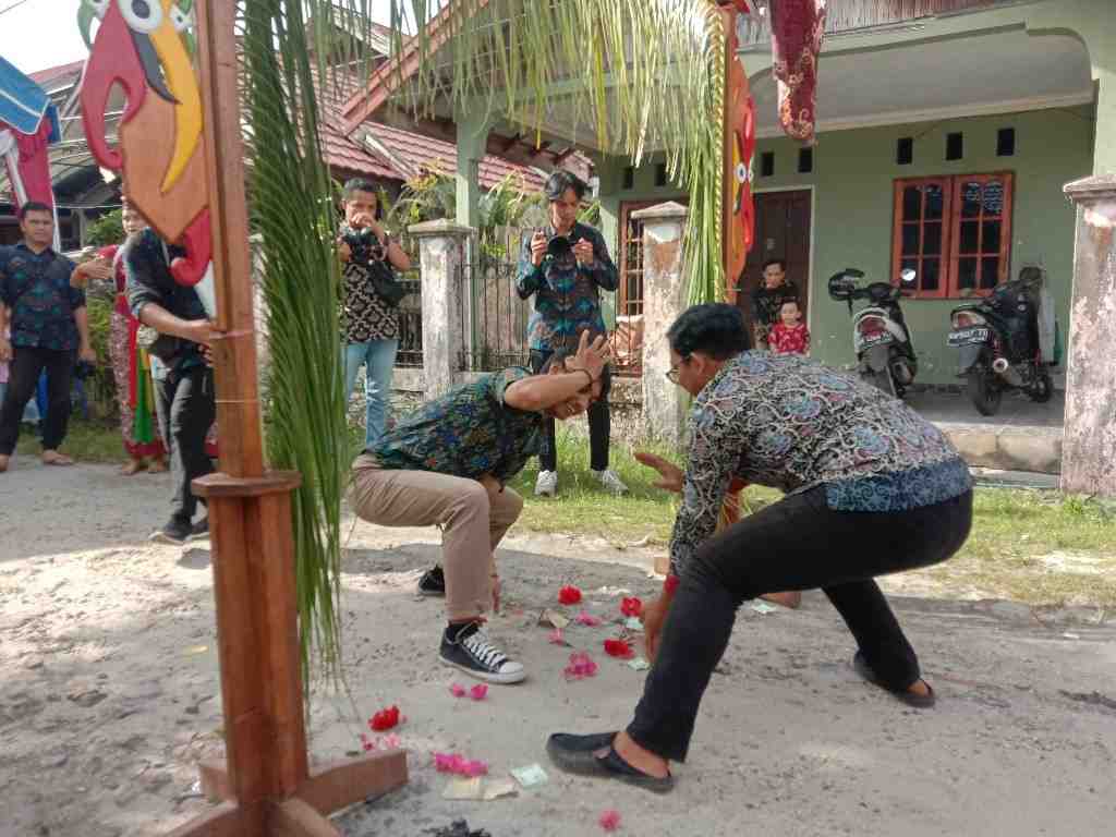 ATRAKSI LAWANG SAKEPENG