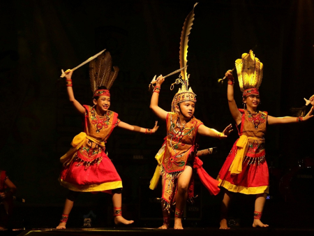 TARI MANDAU