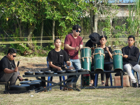 MAINKAN ALAT MUSIK TRADISIONAL