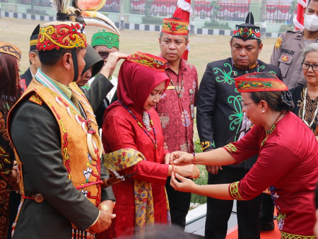 PASANGKAN GELANG LILIS LAMIANG 