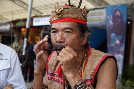 MAINKAN ALAT MUSIK RUDING