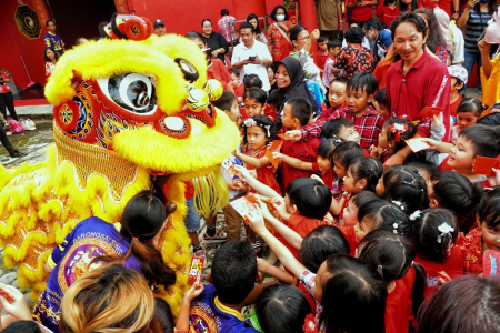 ATRAKSI BARONGSAI