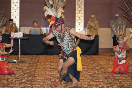 TARI MANDAU