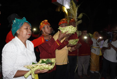 DOA ADAT KEI di MAKAM NEN DIT SAK MAS