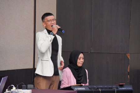 PERSEMBAHAN LAGU