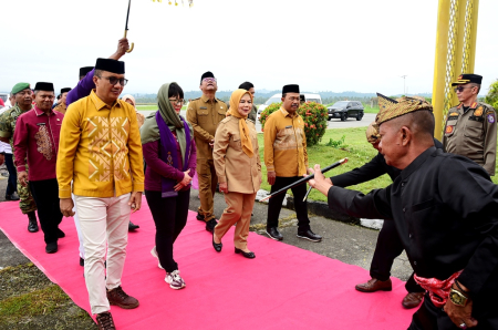 SAMBUT WAMEN DIKTISAINTEK