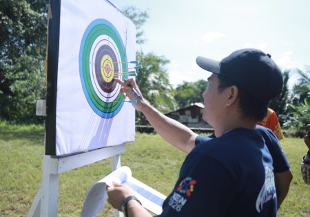 JURI MENGECEK HASIL SUMPITAN