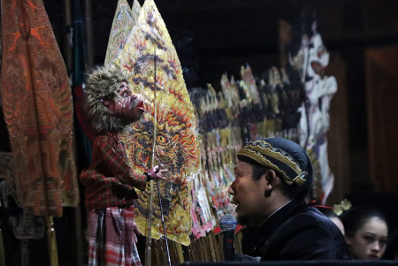SOSIALISASI CUKAI ROKOK MELALUI WAYANG