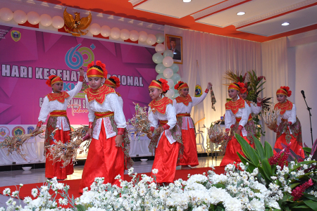 TARI AIR MANGKOK PUTIH 