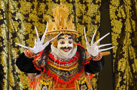 TARIAN JAUK MANIS