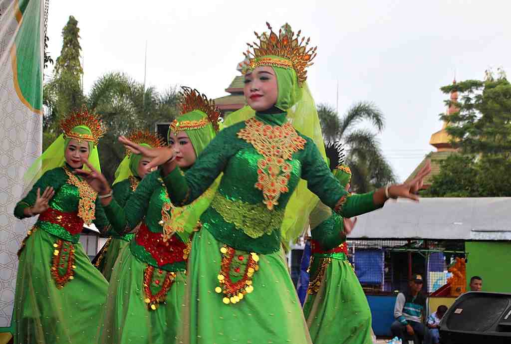 TARI KREASI BLORA BERSELAWAT