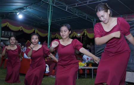 TARI LALAYON