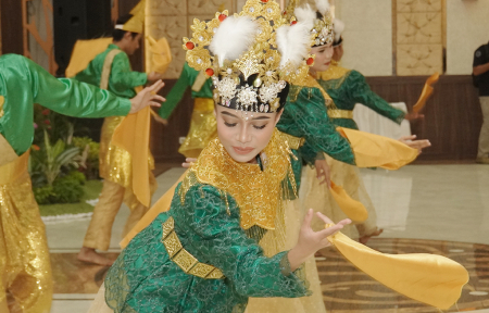 TARI YON BOLO