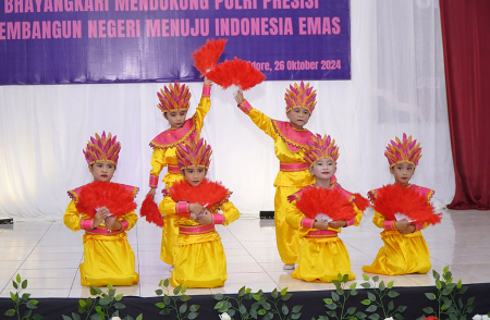 PENAMPILAN  MURID TK BHAYANGKARI