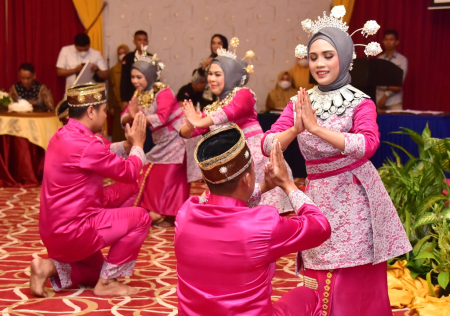 TARI DANA-DANA
