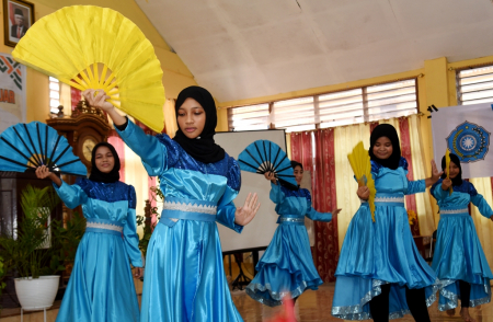 TARI DANA-DANA