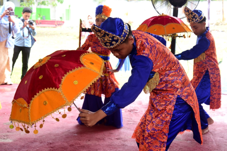 TARI HULONDHALO LIPUU