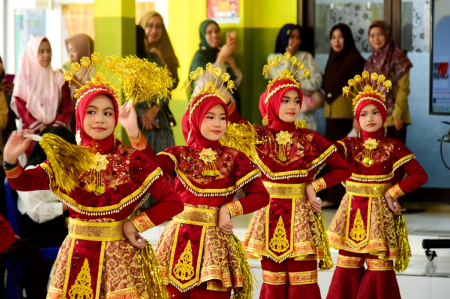 TARI KREASI DAERAH