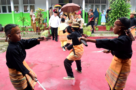 TARI LONGGO