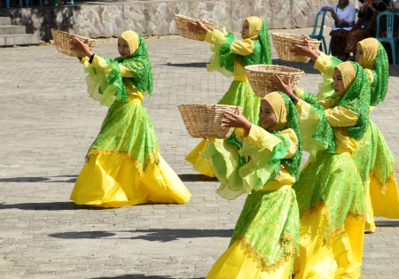 TARI MOLIPU TIYOPO