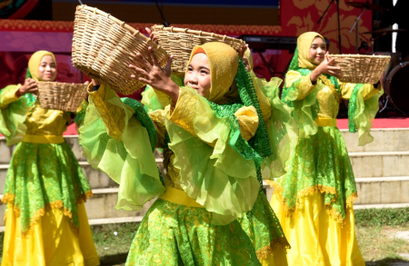 TARI MOLIPU TIYOPO