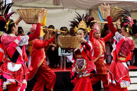 TARI MOPOLAMAHU LIPU