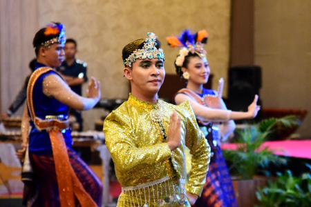 TARI NUSANTARA INDONESIA KAYA