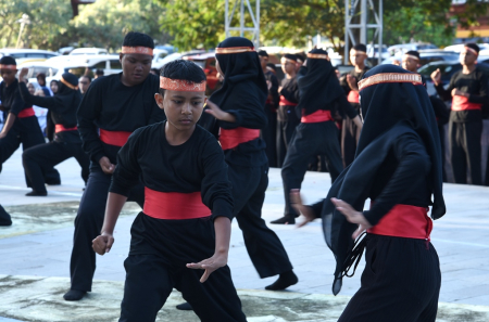 TARIAN KOLOSAL LANGGA