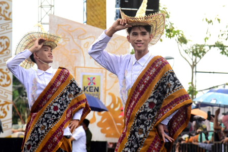 TENUN IKAT ROTE